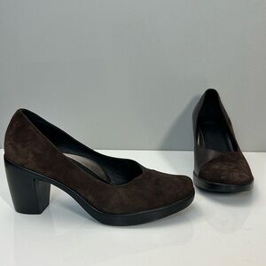 Dansko Tuttie chocolate Brown Suede Leather Heels Size 40(9.5-10)